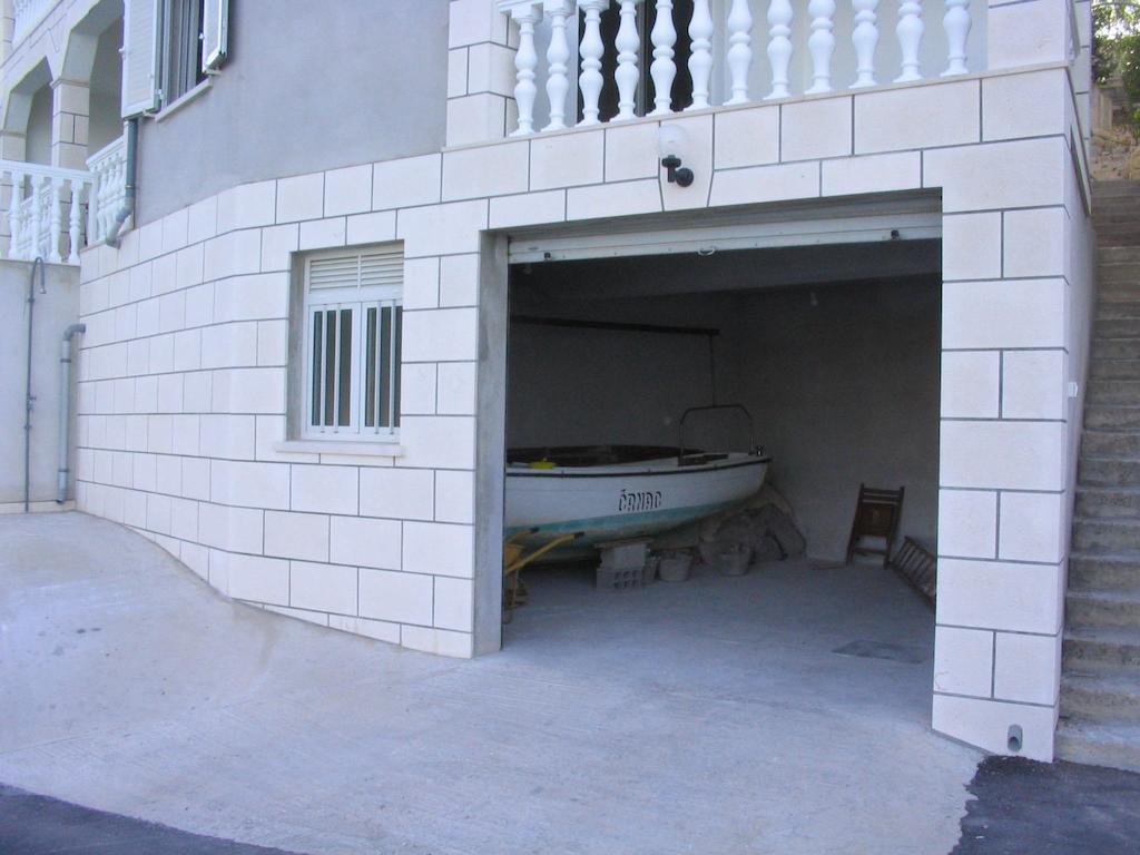 Apartments Gugic Prigradica Exterior photo